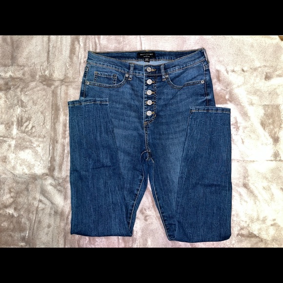 6/28 - Banana Republic Jeans - high rise - Picture 2 of 2